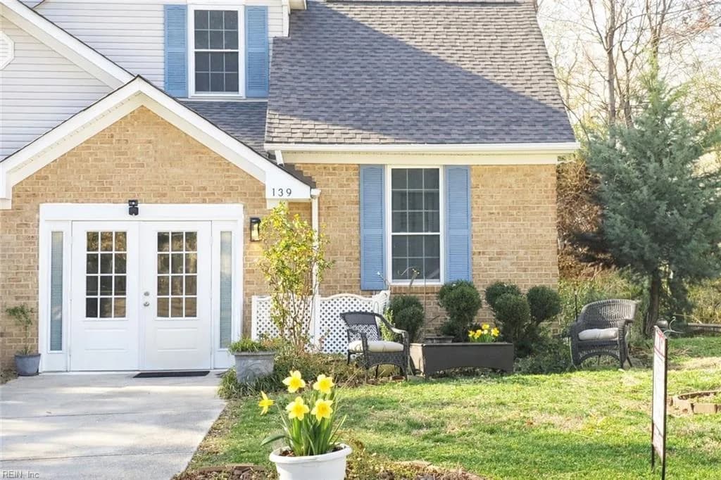 139 Creekshire CRES, NEWPORTNEWS VA 23603 - Photo 2