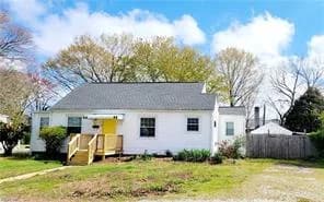 4 Howard CT, NEWPORTNEWS VA 23601 - Main photo