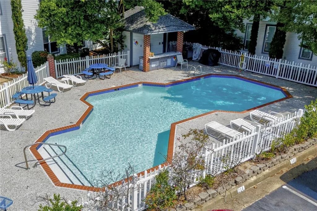 3205 Jade CT #302, VIRGINIABEACH VA 23451 - Photo 2