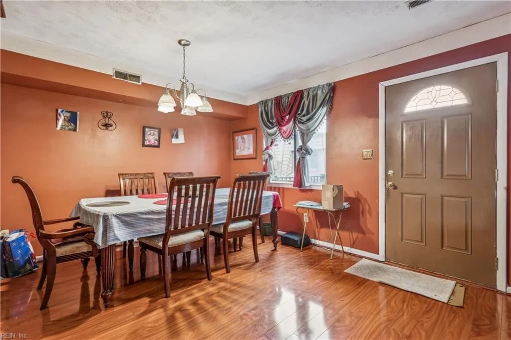 1335 Granada CT, NEWPORTNEWS VA 23608 - Photo 5