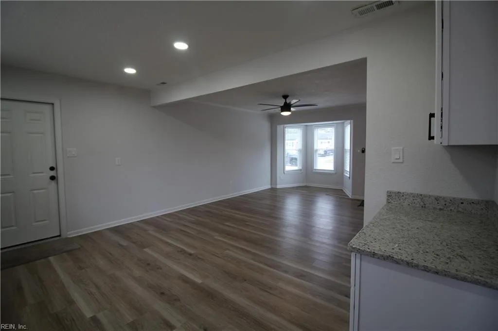 358 Hospital DR, VIRGINIABEACH VA 23452 - Photo 5