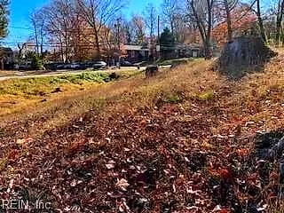 451 Eastwood DR, NEWPORTNEWS VA 23602 - Photo 5