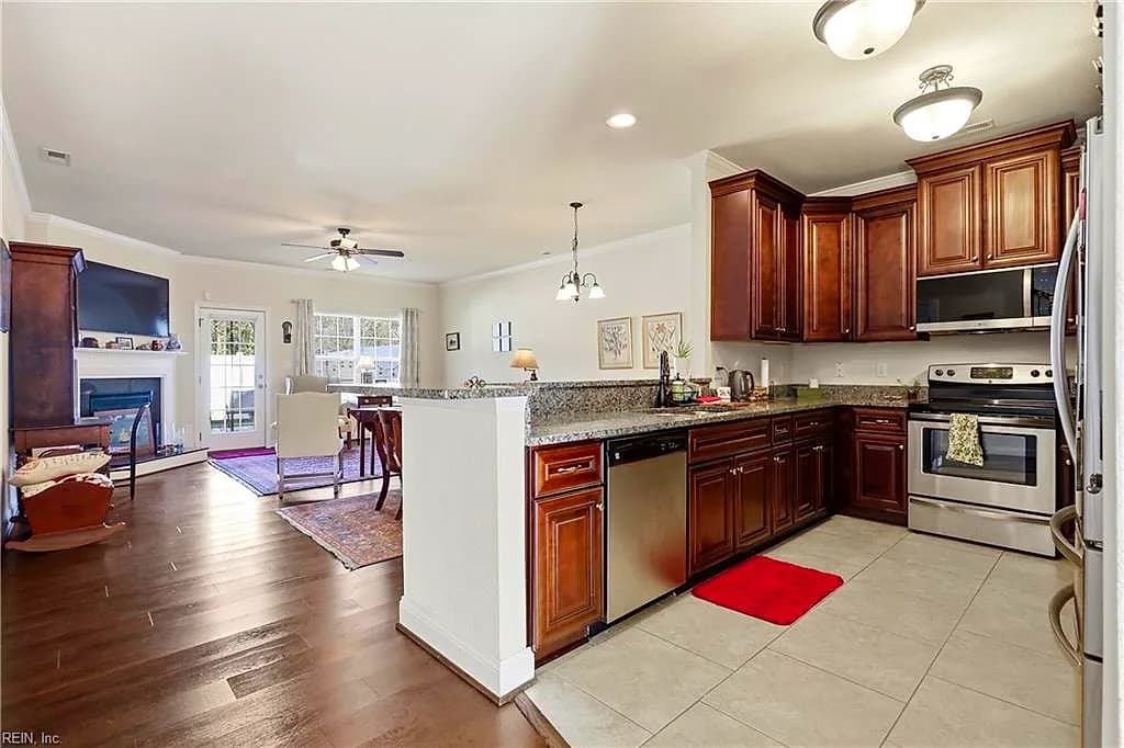 7547 Villa CT, GLOUCESTER POINT VA 23062 - Main photo