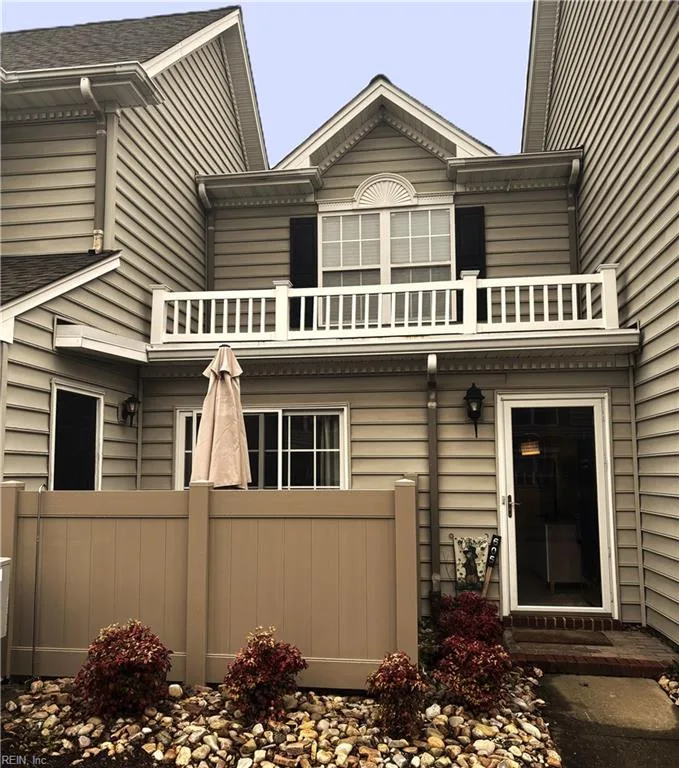 605 Waters Edge LN, Suffolk — 2 bed Residential, 1,321 sqft
