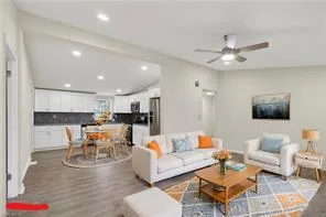 213 Burnetts WAY, Suffolk — 3 bed Residential, 1,194 sqft