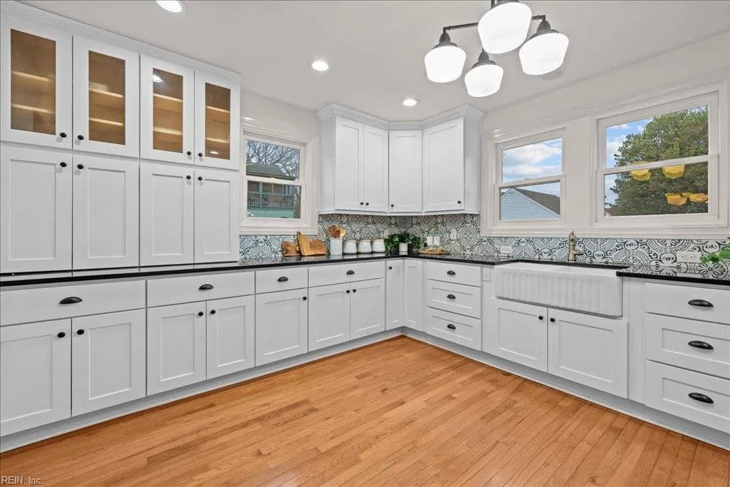 330 Main ST, SMITHFIELD VA 23430 - Photo 5