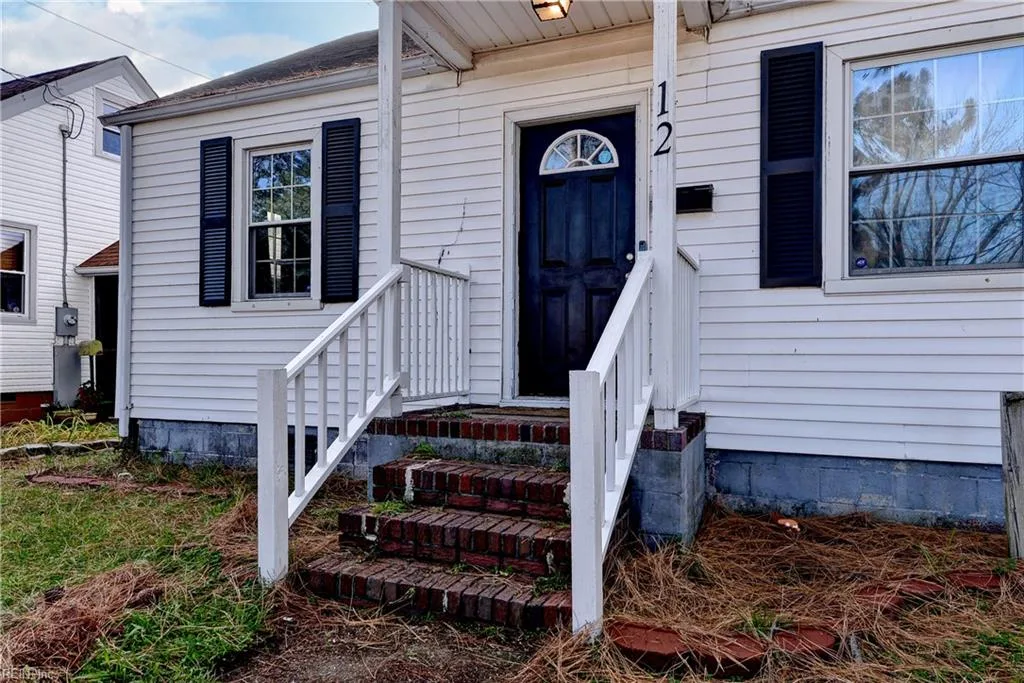 12 Gillis RD, PORTSMOUTH VA 23702