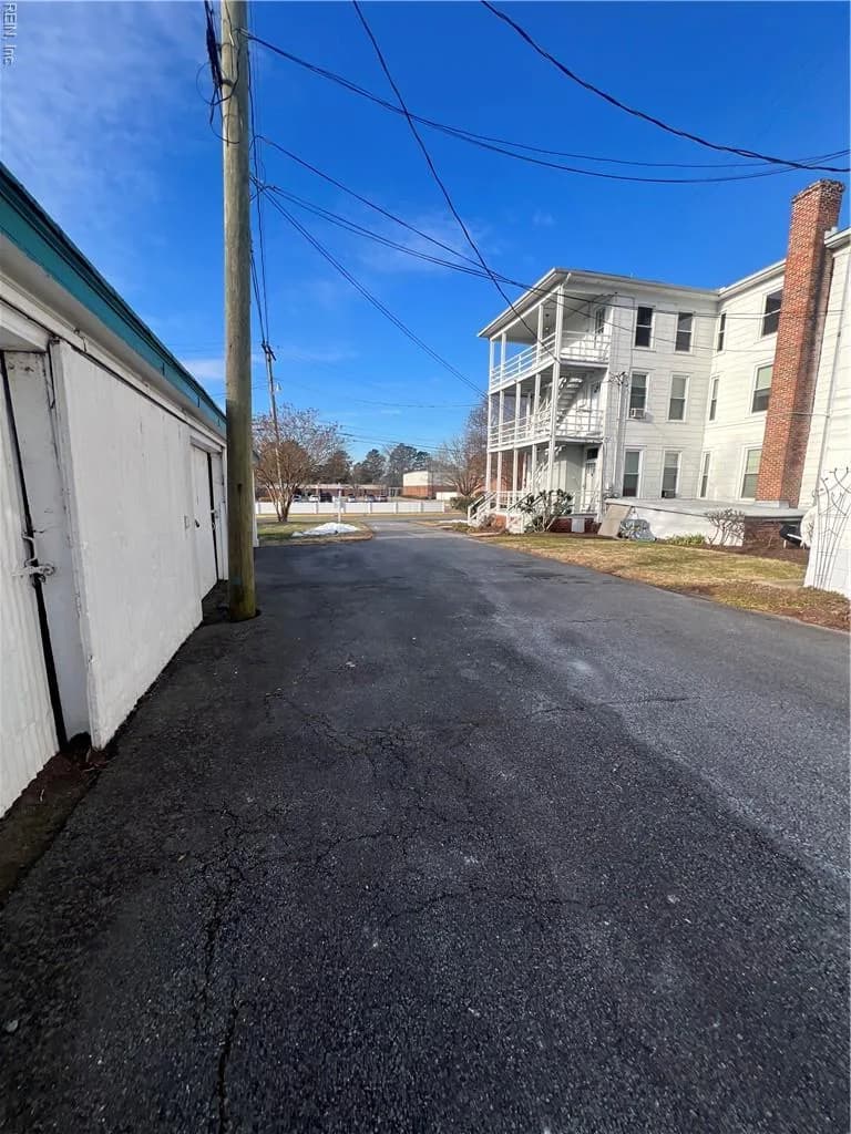 403 W 4th AVE, FRANKLIN VA 23851 - Photo 4