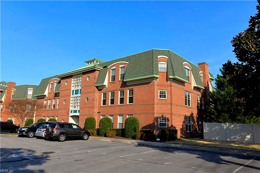 308 Riveranne CT #214, Virginia Beach — 2 bed Residential, 1,402 sqft