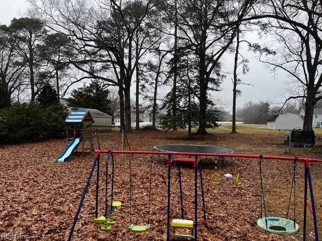 713 Todds LN, HAMPTON VA 23666 - Photo 3