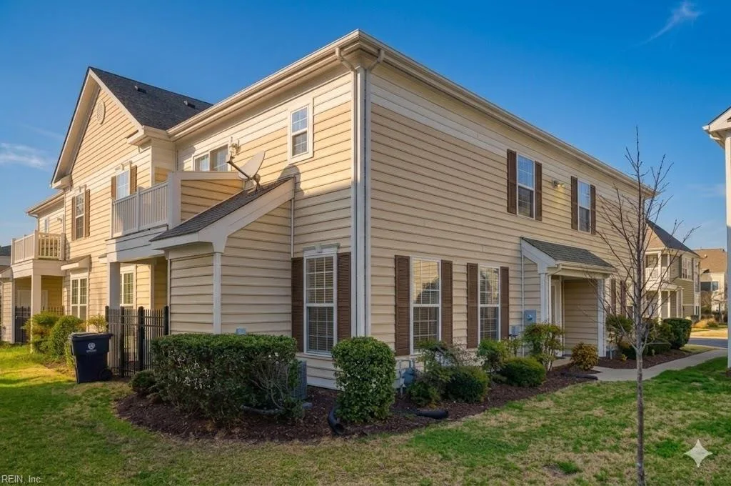 5250 Moreland ST, Suffolk — 3 bed Residential, 1,706 sqft