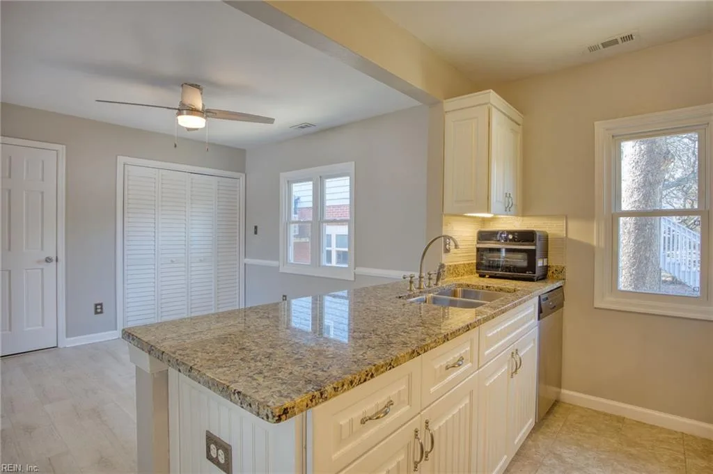 2311 Merry Oaks CT, VIRGINIABEACH VA 23451 - Photo 3
