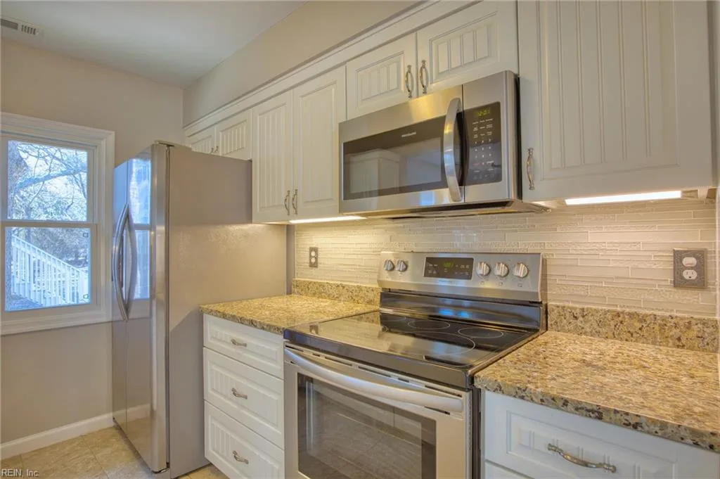 2311 Merry Oaks CT, VIRGINIABEACH VA 23451 - Photo 4