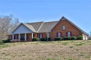 650 N Liberty Spring RD, Suffolk — 4 bed Residential, 4,200 sqft