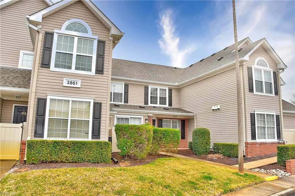 3861 Lasalle DR #102, Virginia Beach — 1 bed Residential, 788 sqft