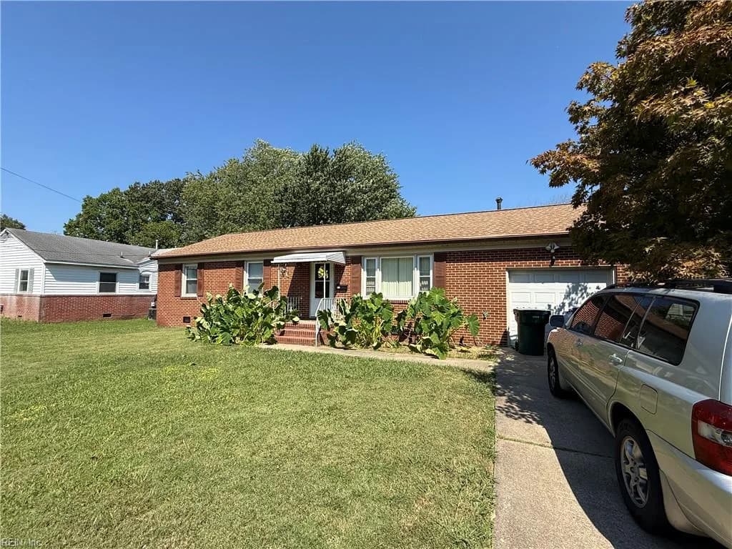 345 Beechmont DR, NEWPORTNEWS VA 23608 - Main photo