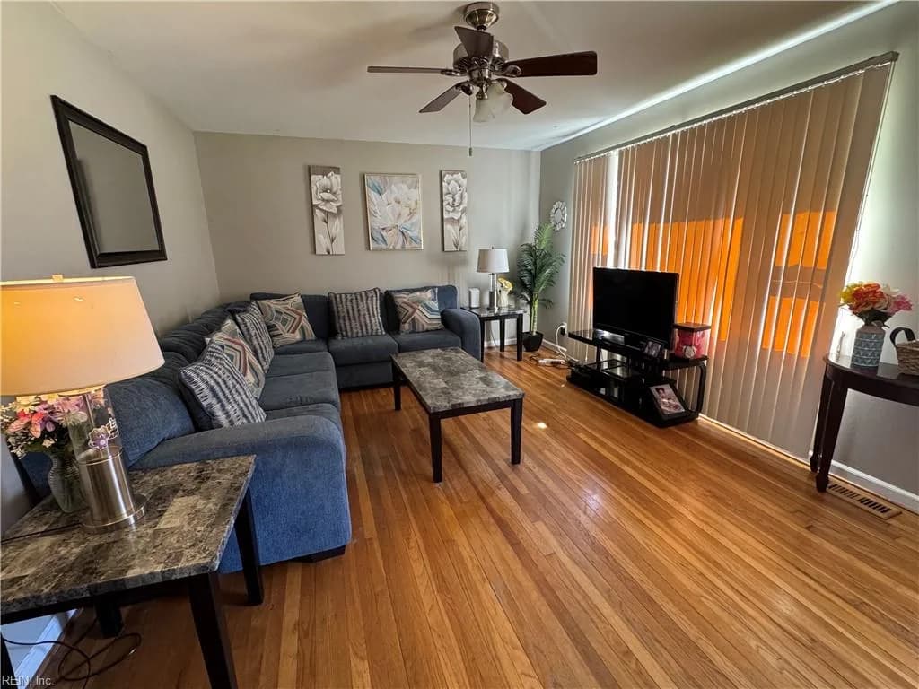 345 Beechmont DR, NEWPORTNEWS VA 23608 - Photo 3