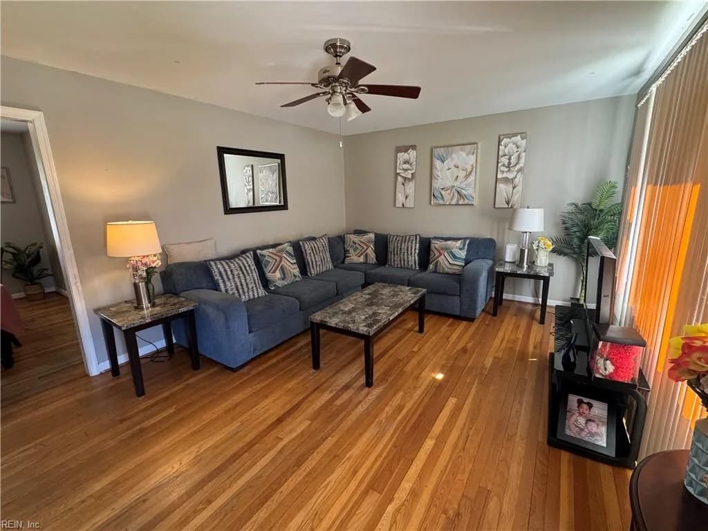 345 Beechmont DR, NEWPORTNEWS VA 23608 - Photo 4
