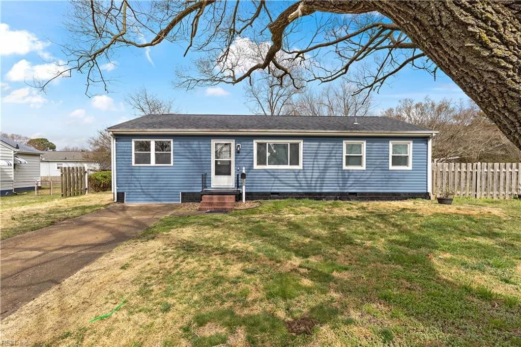 4902 Hazelwood RD, HAMPTON VA 23605 - Main photo