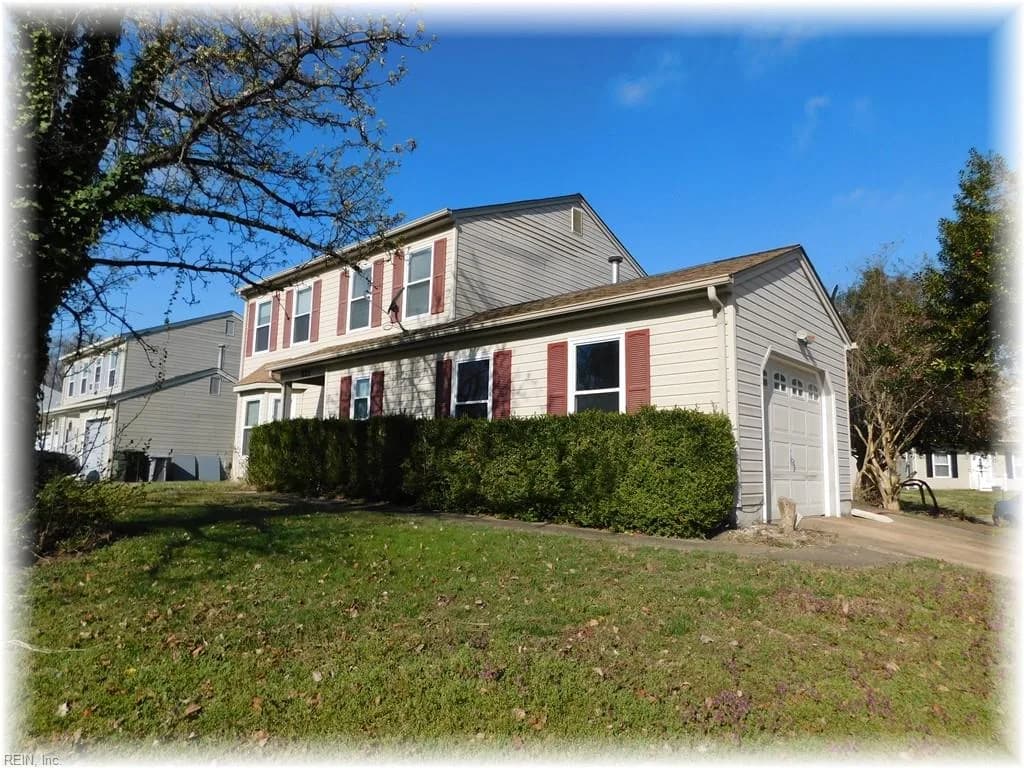 825 Old Point AVE, HAMPTON VA 23663 - Photo 2