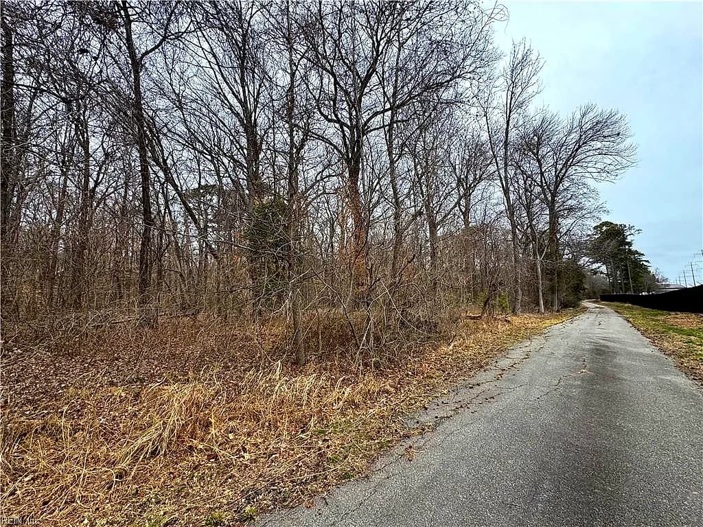 240 Dozier RD, NEWPORT NEWS VA 23603 - Photo 3