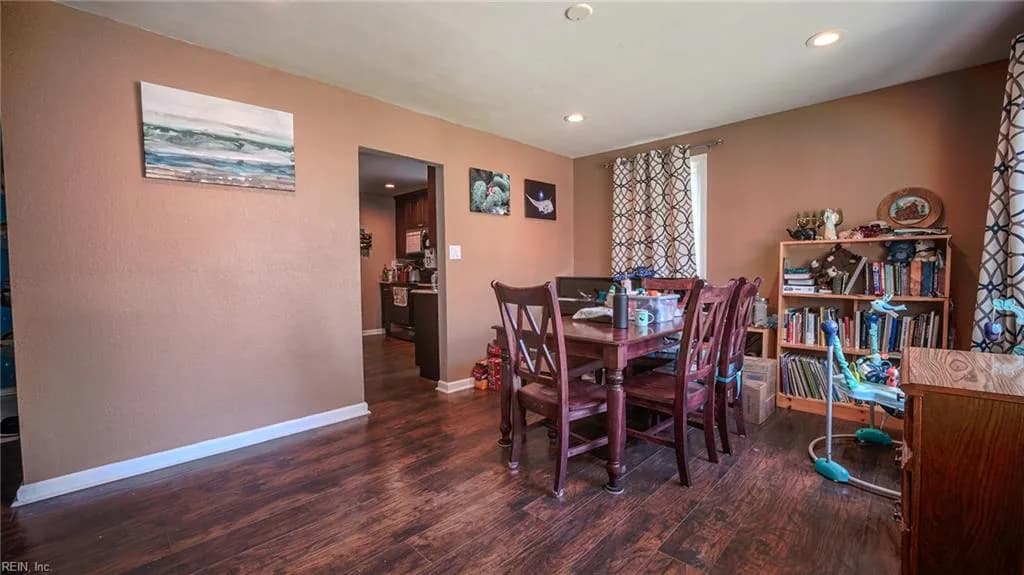 2712 Mark ST, CHESAPEAKE VA 23324 - Photo 3
