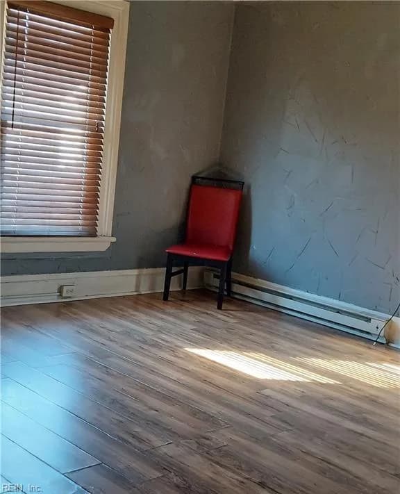 301 Washington ST, HAMPTON VA 23669 - Photo 4