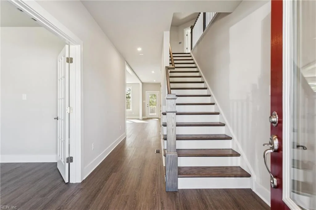 122 Robert Bruce RD, POQUOSON VA 23662 - Photo 4