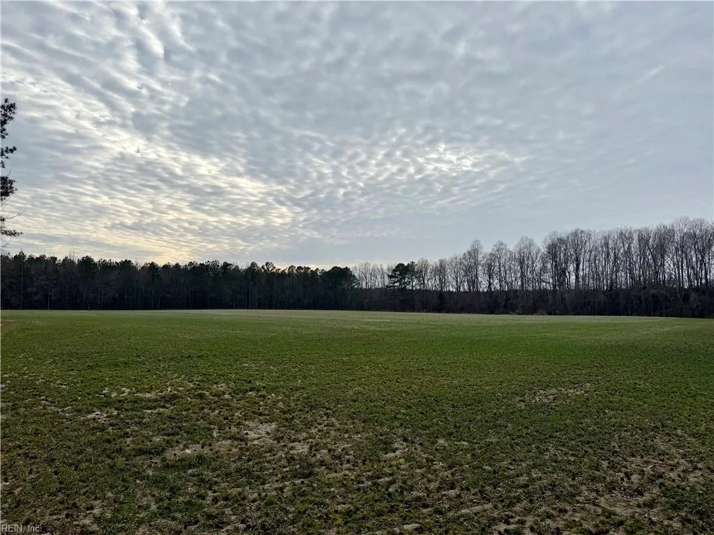108 AC New & Seacock Chapel RD, IVOR VA 23866