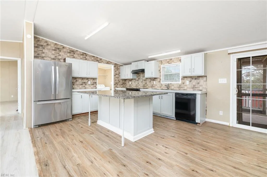 118 Harris AVE, EMPORIA VA 23847 - Photo 4