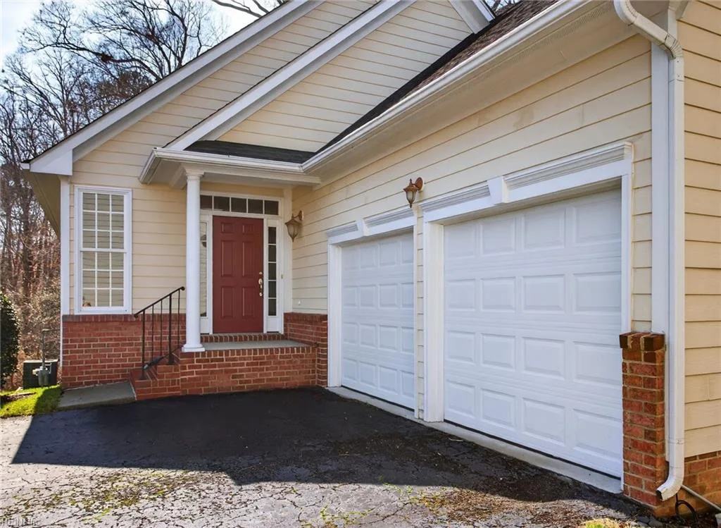 509 Shaindel DR, Williamsburg — 3 bed Residential, 2,600 sqft