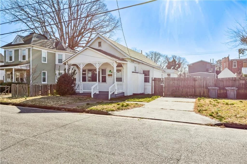 10 Booker ST, Hampton — 2 bed Residential, 911 sqft