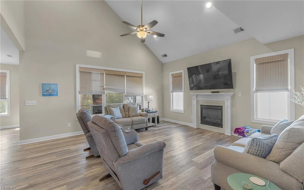 712 Jubilee CT, CHESAPEAKE VA 23322 - Photo 4