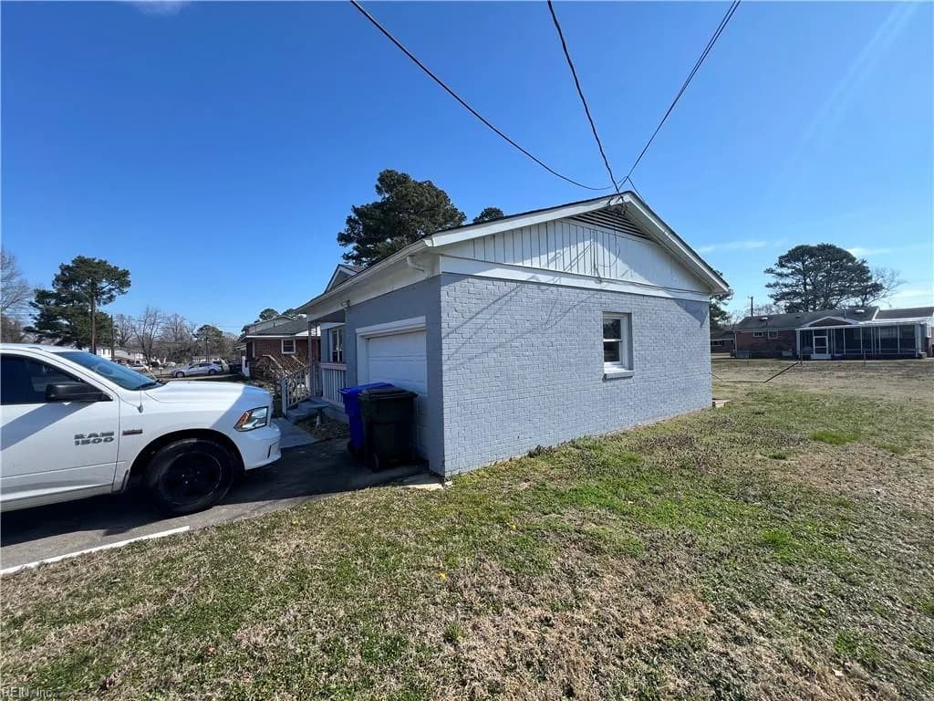 1103 Custis RD, SUFFOLK VA 23434 - Photo 3