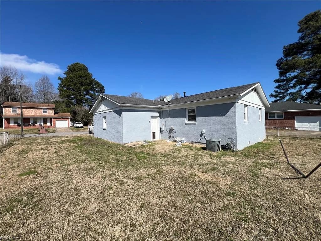 1103 Custis RD, SUFFOLK VA 23434 - Photo 4