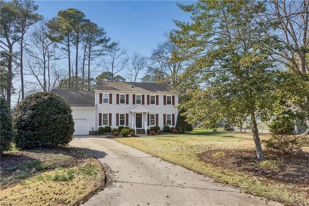 8 Martha CT, Poquoson — 5 bed Residential, 2,529 sqft
