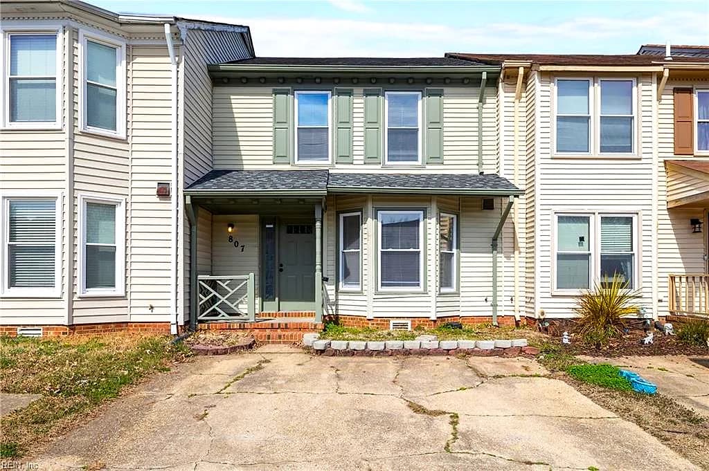 807 Foxmoore CT, VIRGINIA BEACH VA 23453 - Main photo