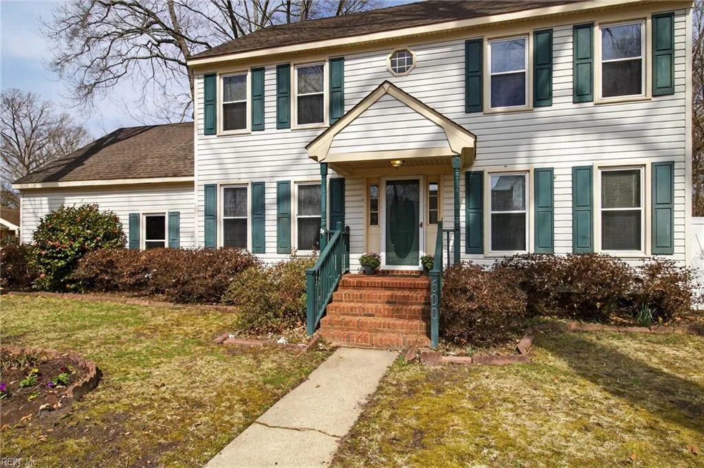 600 Gloria DR, Chesapeake — 4 bed Residential, 2,326 sqft
