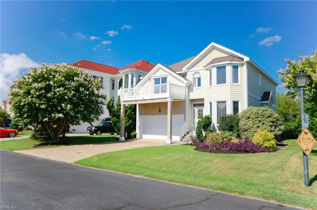 6 Channel LN, Hampton — 3 bed Residential, 2,424 sqft