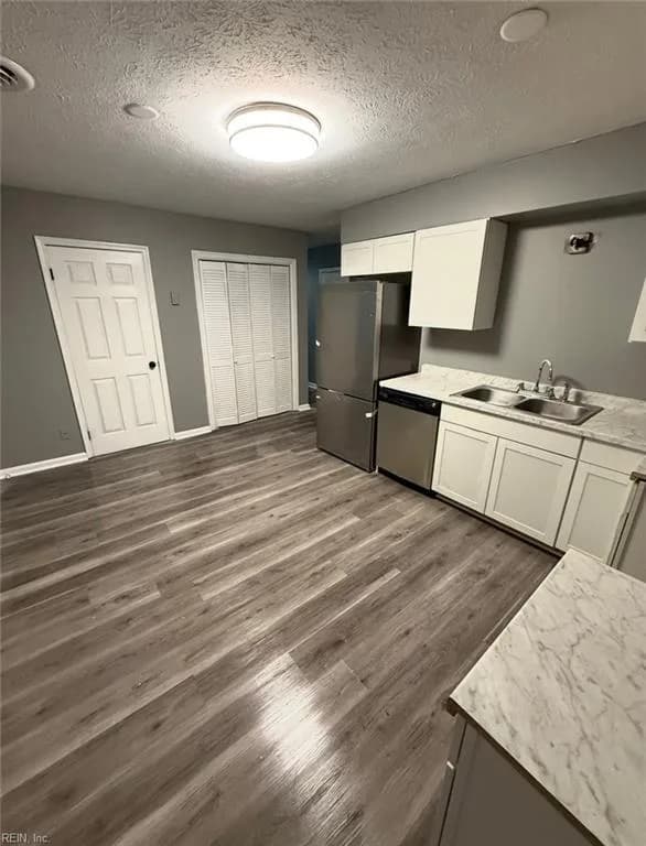 4114 Roanoke AVE, NEWPORTNEWS VA 23607 - Photo 5