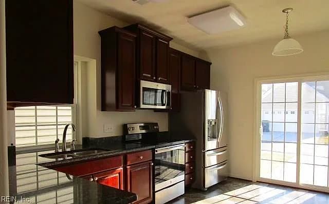 6705 Hampton Roads PW, SUFFOLK VA 23435 - Photo 3