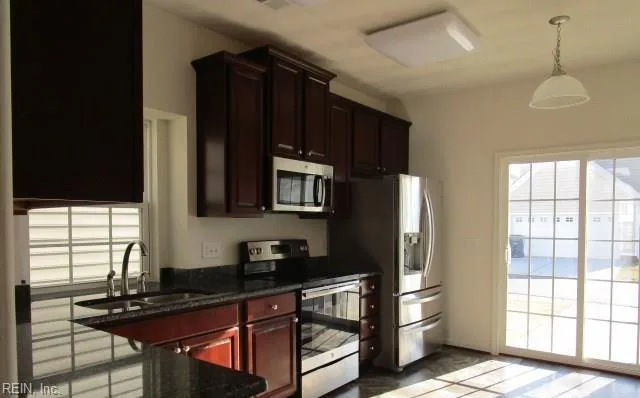 6705 Hampton Roads PW, SUFFOLK VA 23435 - Photo 3