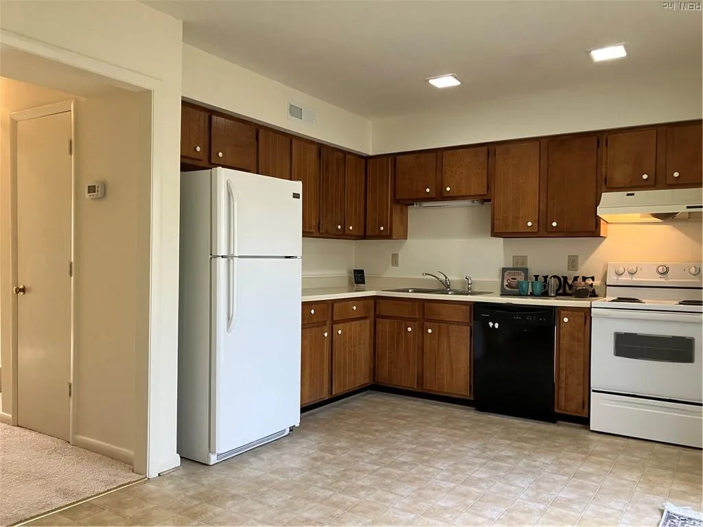 158 Albemarle DR, WILLIAMSBURG VA 23185 - Photo 5