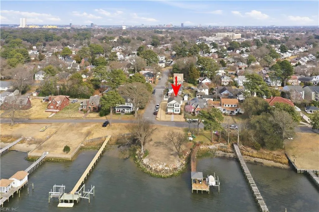 501 Riverside DR, Portsmouth — 4 bed Residential, 2,080 sqft