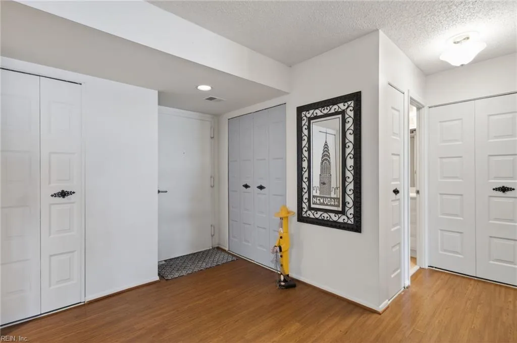 2830 Shore DR #412, VIRGINIABEACH VA 23451 - Photo 4