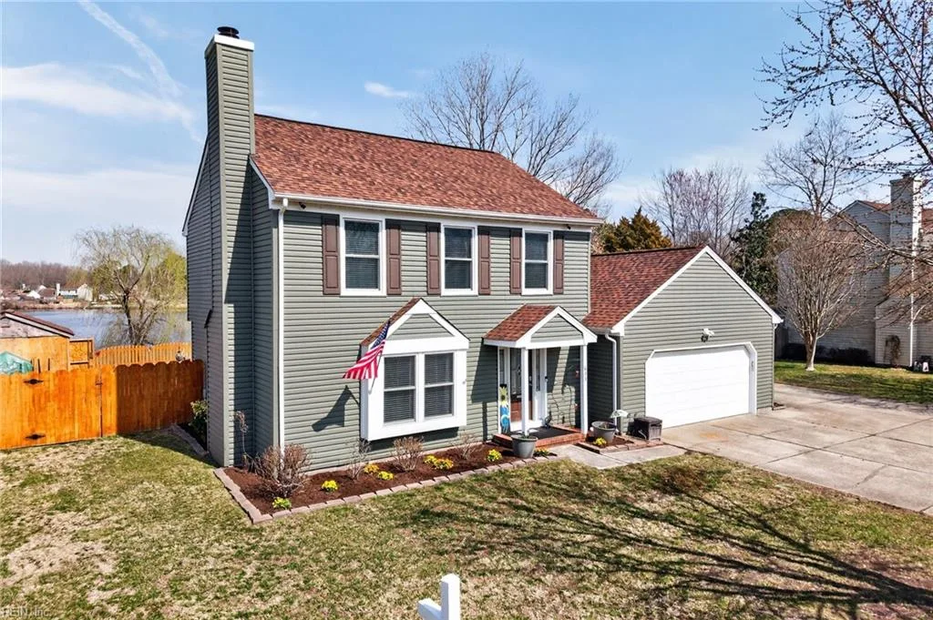 633 Creekwood DR, Chesapeake — 3 bed Residential, 2,034 sqft