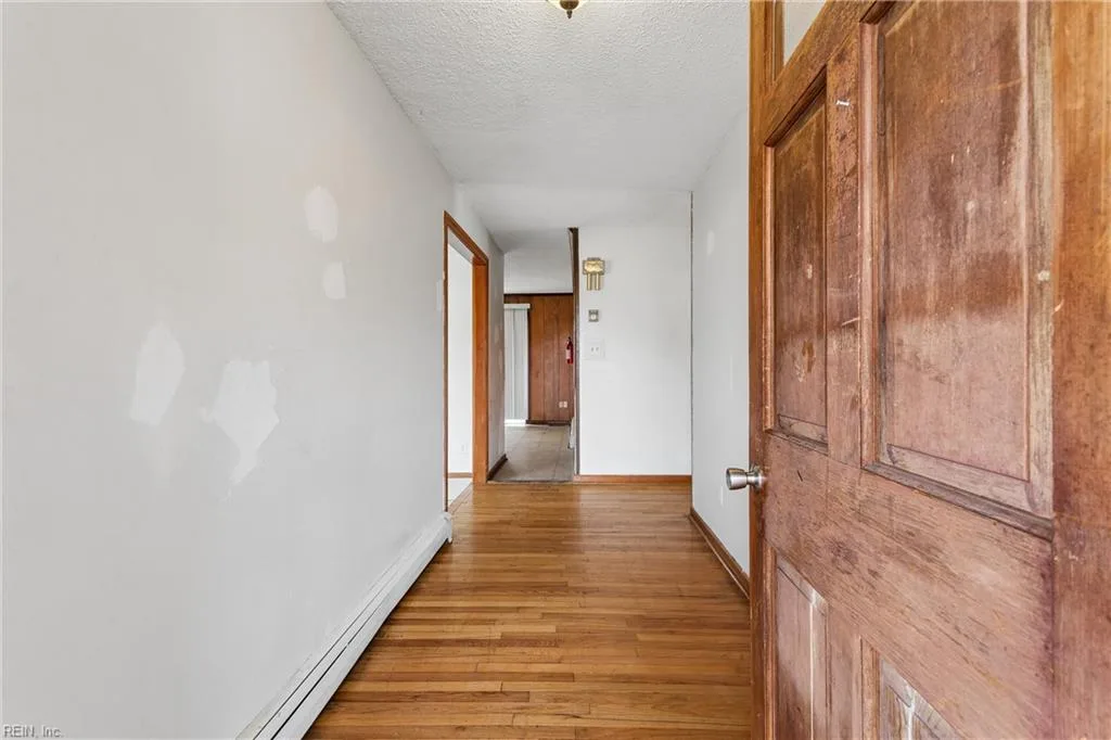 594 Taliaferro RD, YORKTOWN VA 23690 - Photo 3
