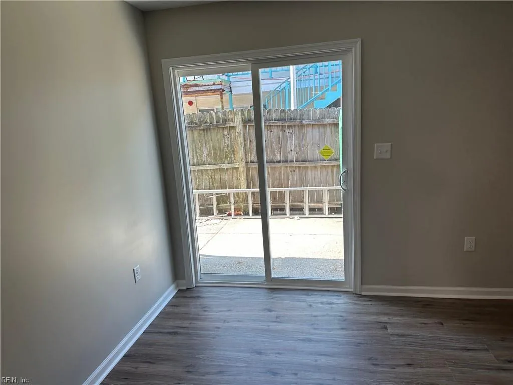 250 Portview AVE #E, NORFOLK VA 23504 - Photo 5