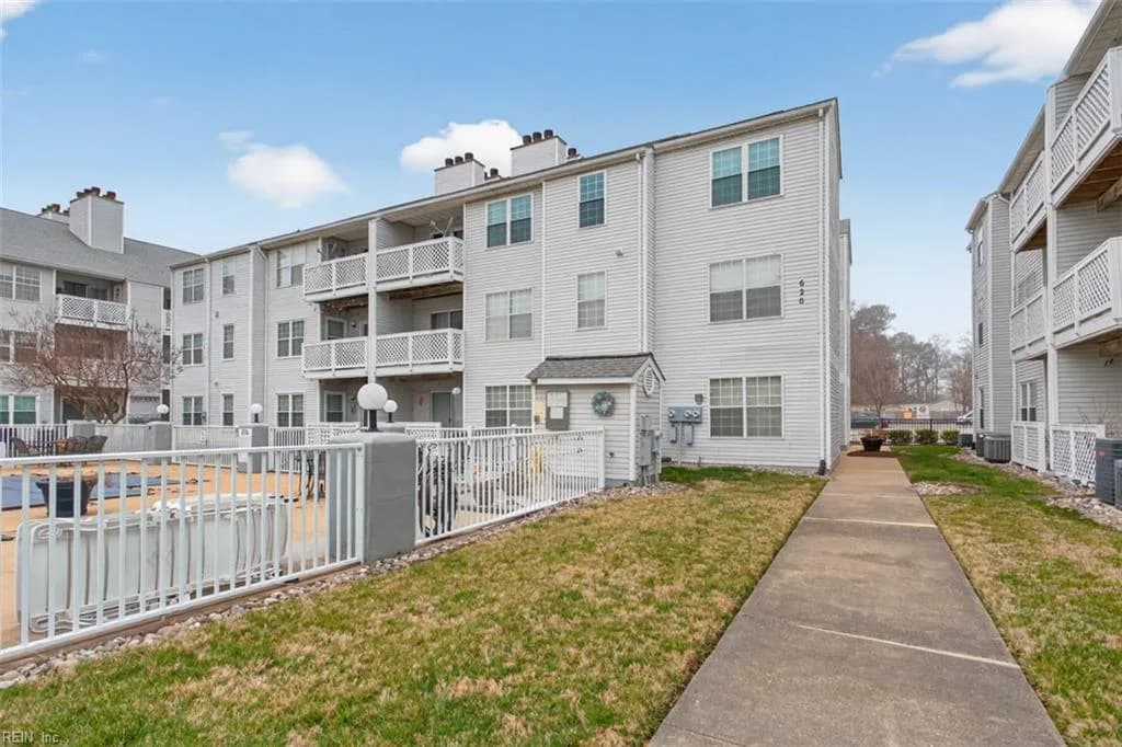 620 Shoreham CT #201, VIRGINIABEACH VA 23451 - Photo 2