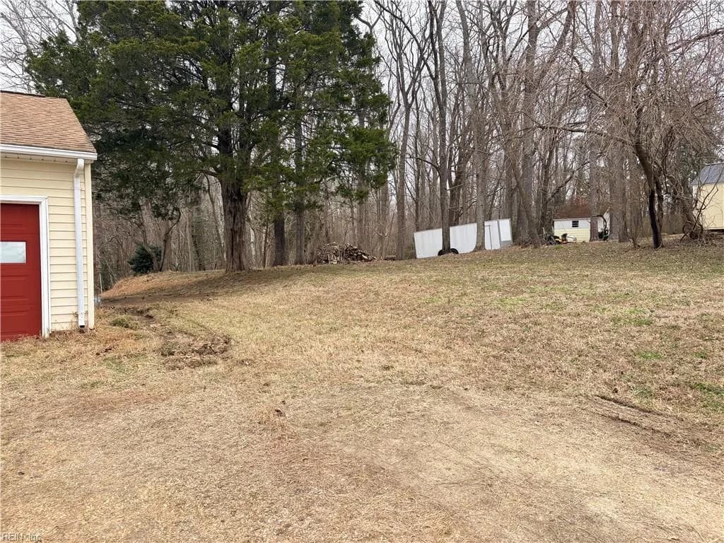 6769 Cedar Lake DR, GLOUCESTER VA 23061 - Photo 4